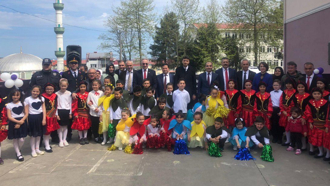 23 Nisan Ulusal Egemenlik ve Çocuk Bayramı İlçe Kutlama Programı Coşkuyla Gerçekleştirildi