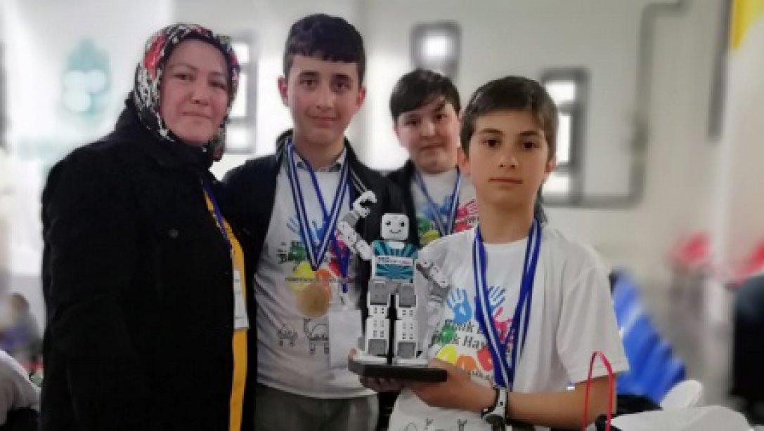 STEAM CUP TURKEY´den En Çevreci Robot Ödülü İle Döndük