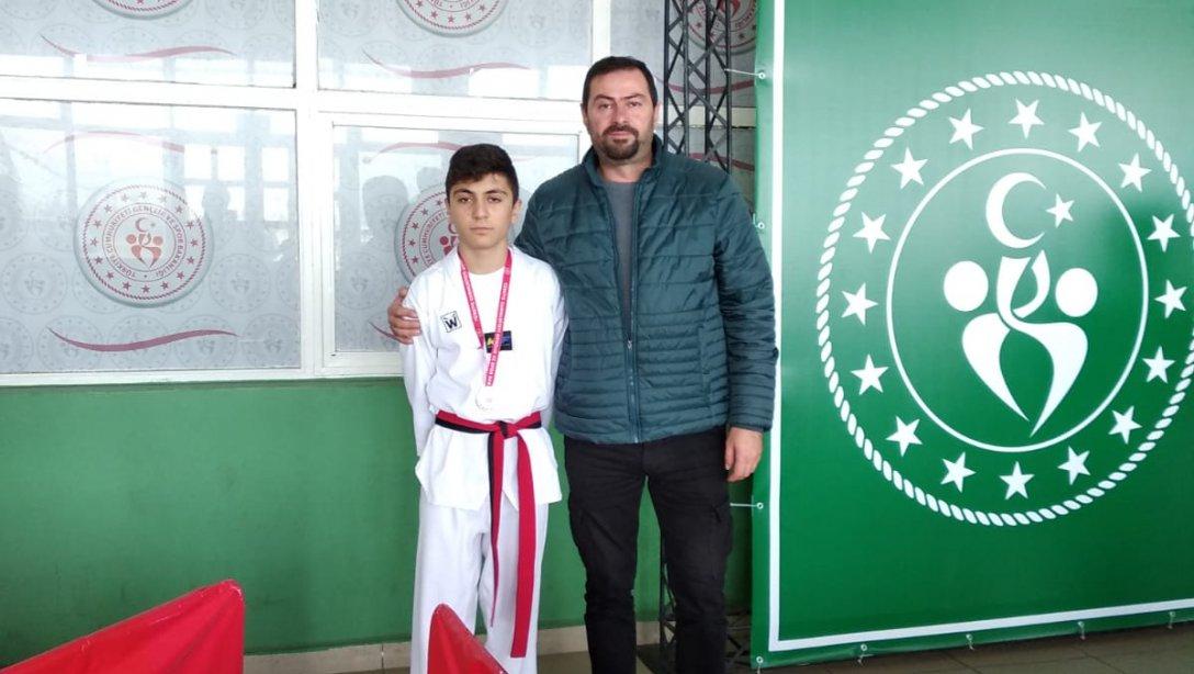 Okullar Arası Taekwondo Şampiyonasında İl 2.si Olduk