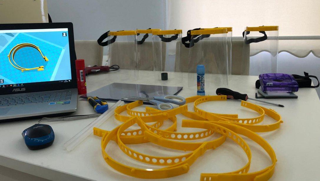 Piraziz İsmail Yücel MTAL 3D Yazıcılarıyla Siper Üretiyor, Sağlık Çalışanlarımıza Destek Veriyor