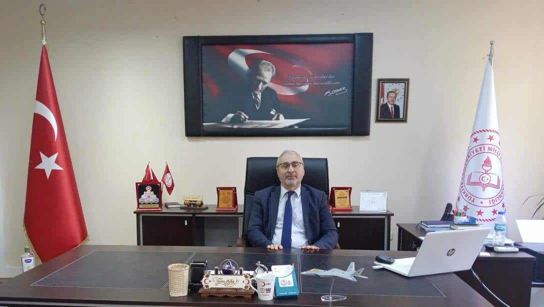 İlçe Milli Eğitim Müdürü Yunus AYDIN' ın Cumhuriyet Bayramı Mesajı
