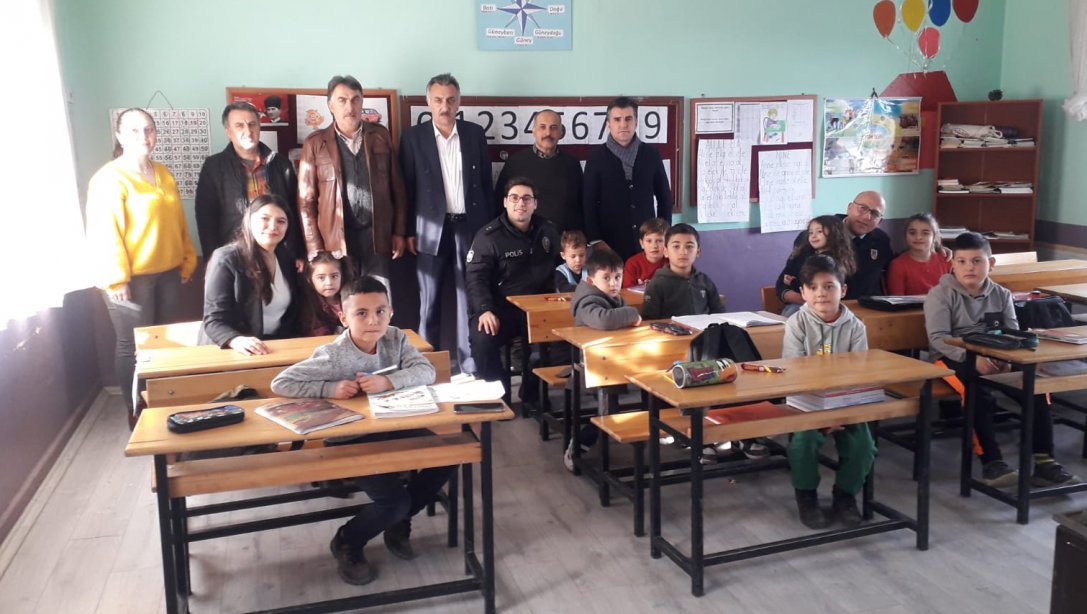 Tepeköy-Akçay İlkokulunu Ziyaret Ettik.