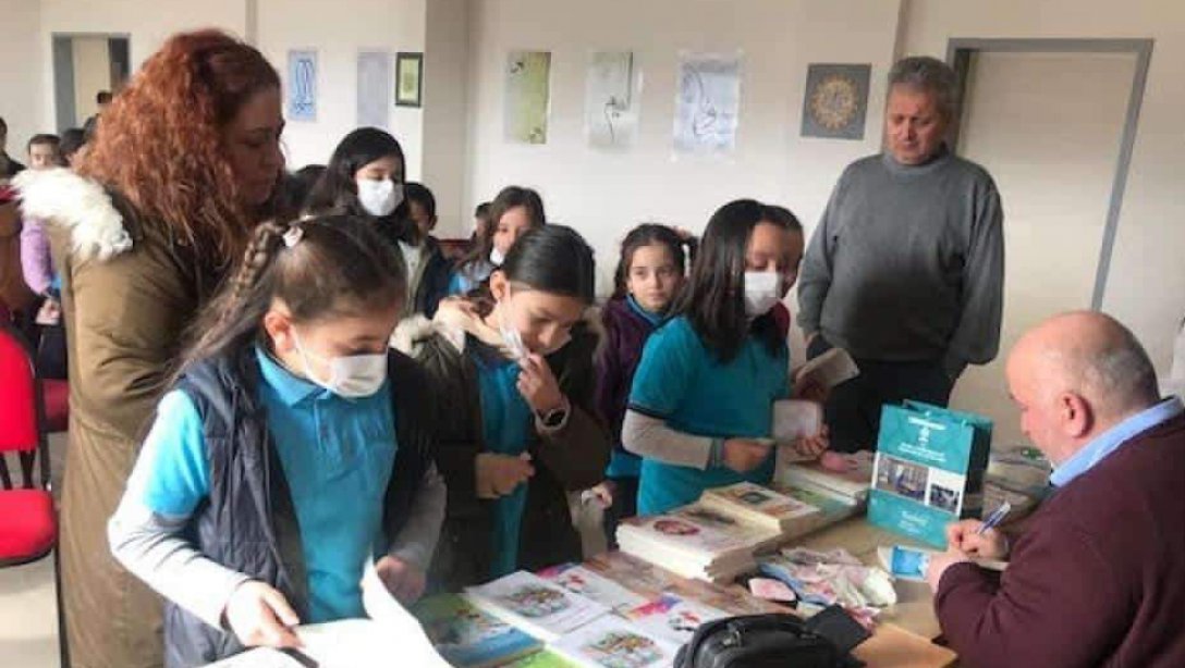 Kütüphane Haftasında Şair Yazar İsmail GÜÇTAŞ ile Piraziz Okullarında Okur Yazar Buluşması