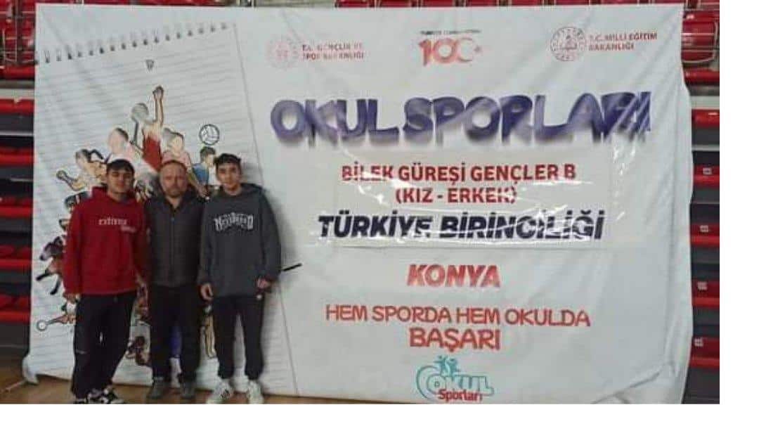 İsmail Yücel MTAL Öğrencileri Okul Sporları Bilek Güreşi Gençler B Türkiye Finallerinde 