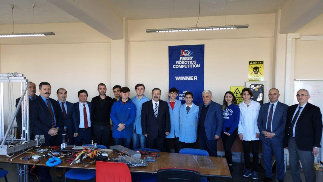 İl Milli Eğitim Müdürümüz Ertuğrul Tosunoğlu Piraziz İsmail Yücel MTAL Robotik Takımımızı Ziyaret Etti