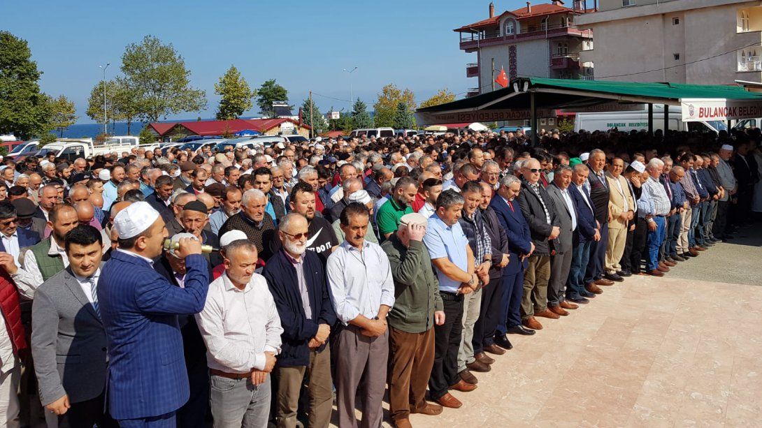 Piraziz Şht. Öner Güner Anadolu İHL Müdürü Deniz Karadenizli Hocamızın Acı Günü