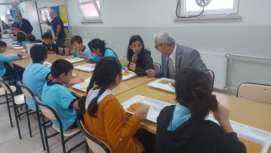 İlçe Milli Eğitim Müdürü Yunus AYDIN 15 Temmuz Şehitler Ortaokulunu Ziyaret Etti