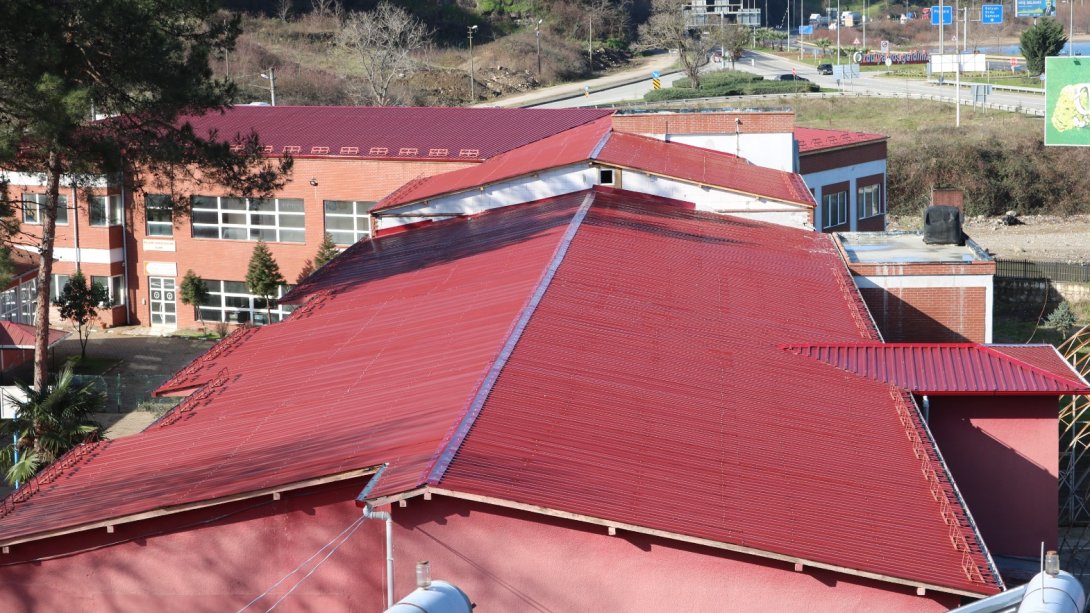 Piraziz İsmail Yücel Mesleki ve Teknik Anadolu Lisesi Çatısının Onarımı Yapıldı