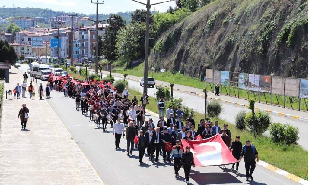 Piraziz Gençlik Yürüyüşü Gerçekleştirildi