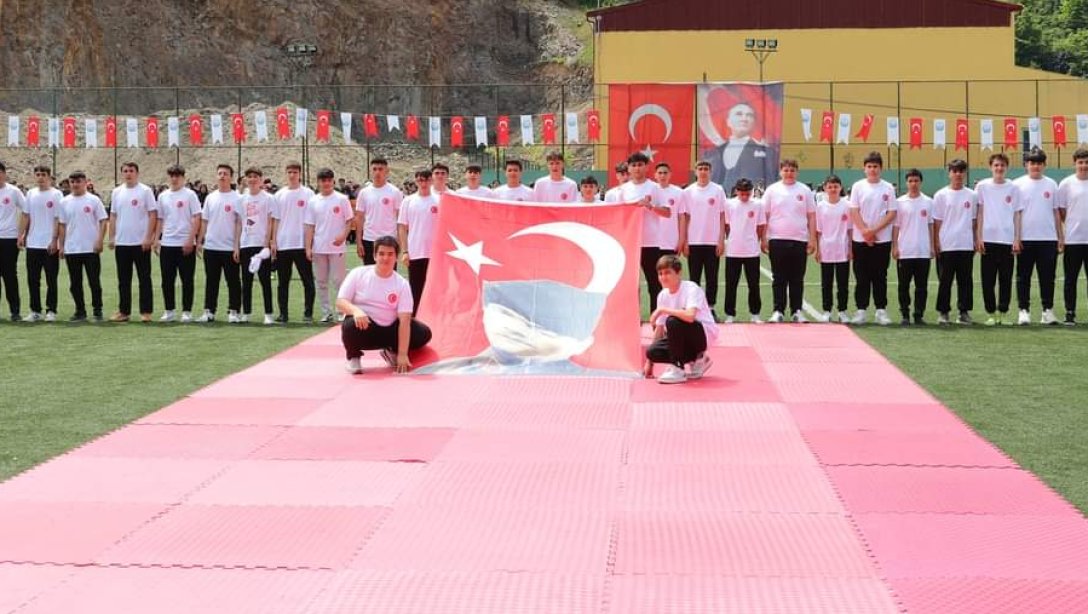 Piraziz'de 19 Mayıs Atatürk'ü Anma Gençlik ve Spor Bayramı Coşkuyla Kutlandı